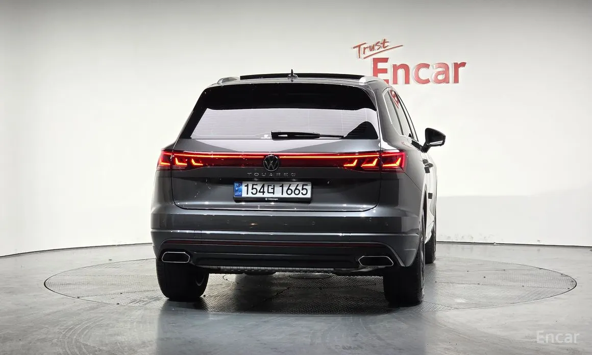 Фото 4 - Volkswagen Touareg