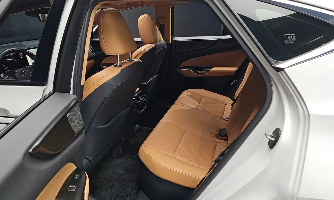 Фото 12 - Lexus NX