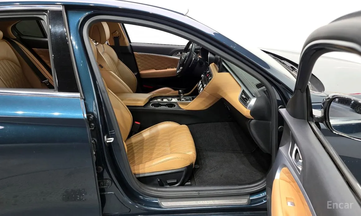 Фото 11 - Genesis G70