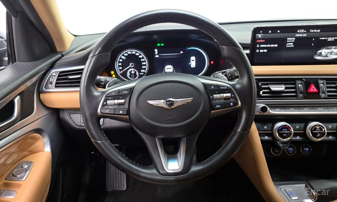 Фото 13 - Genesis G70