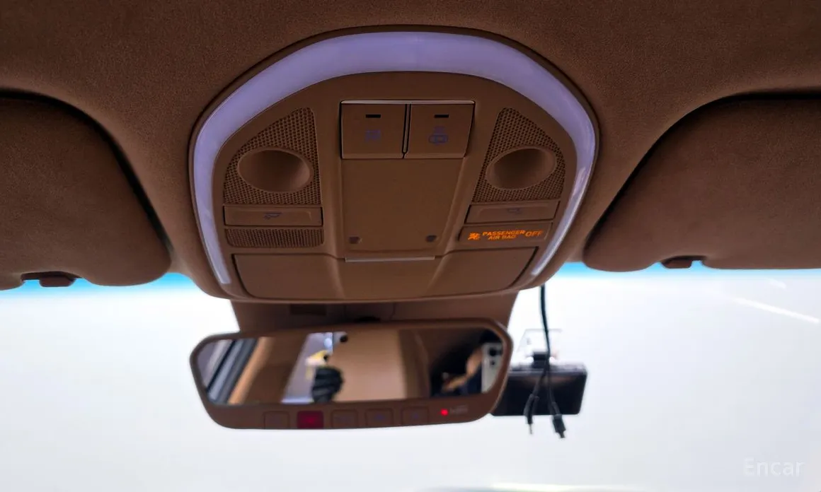 Фото 18 - Genesis G70