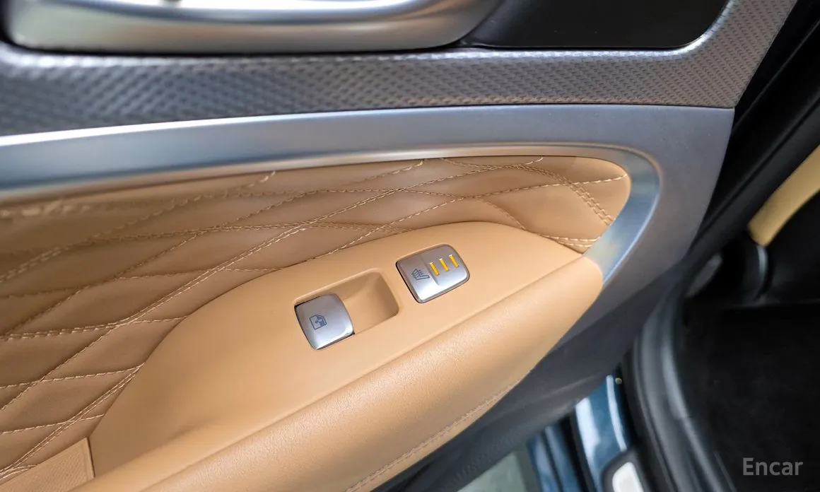 Фото 19 - Genesis G70