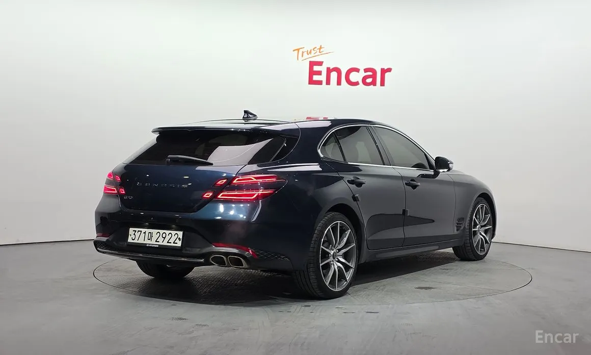 Фото 2 - Genesis G70