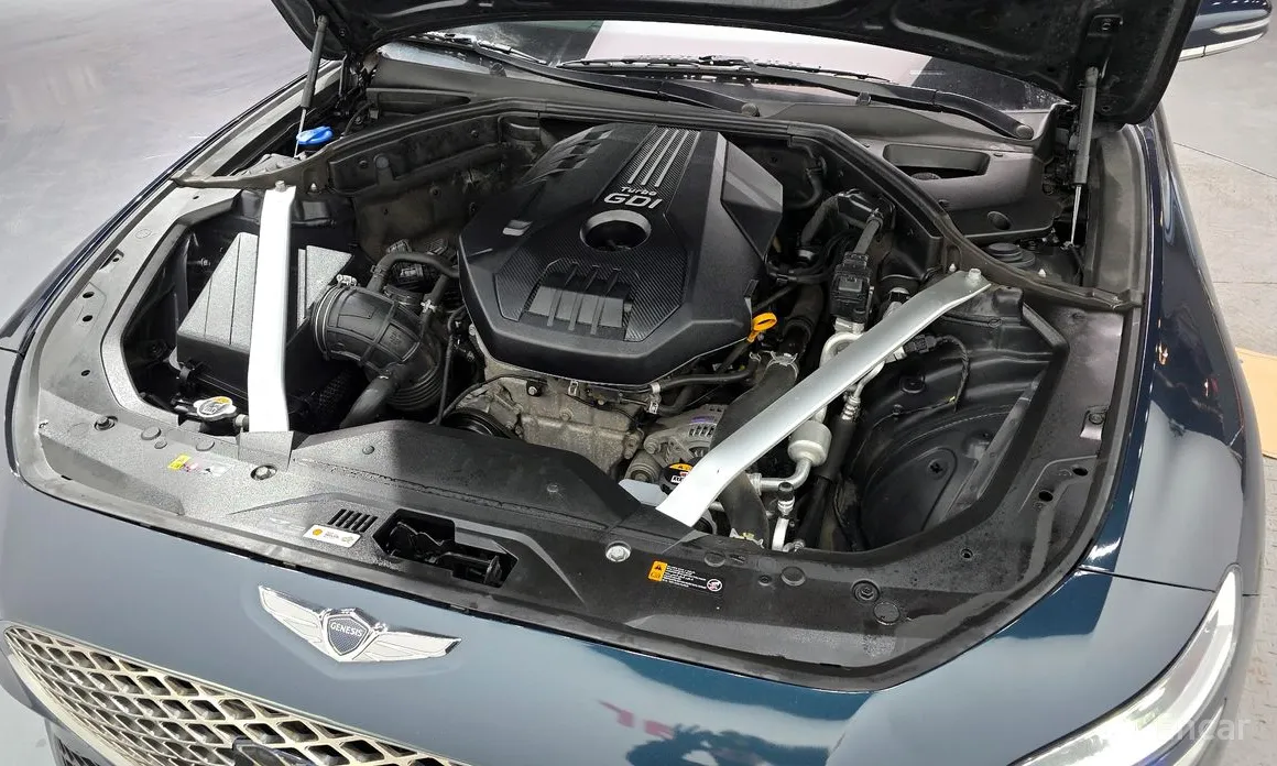 Фото 6 - Genesis G70