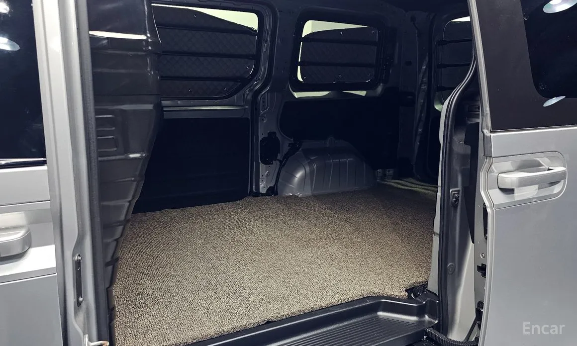 Фото 12 - Hyundai Staria