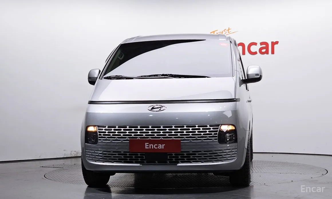 Фото 3 - Hyundai Staria