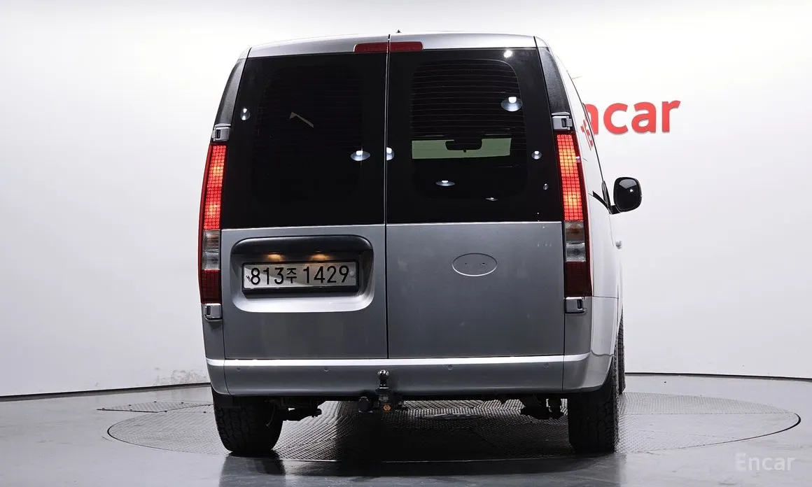 Фото 4 - Hyundai Staria