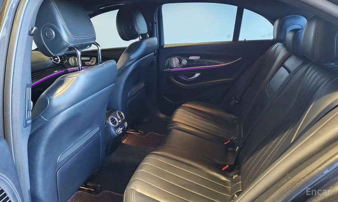 Фото 10 - Mercedes-Benz E-Class