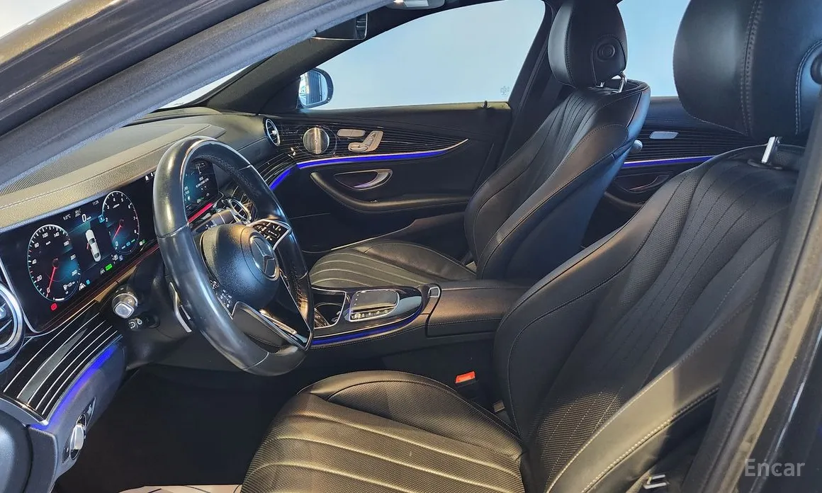 Фото 14 - Mercedes-Benz E-Class