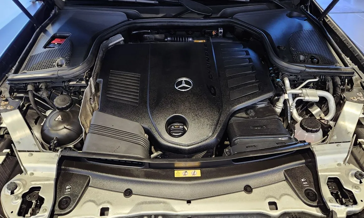 Фото 6 - Mercedes-Benz E-Class