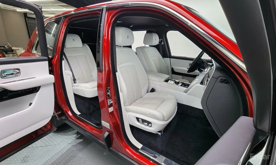 Фото 11 - Rolls-Royce Cullinan