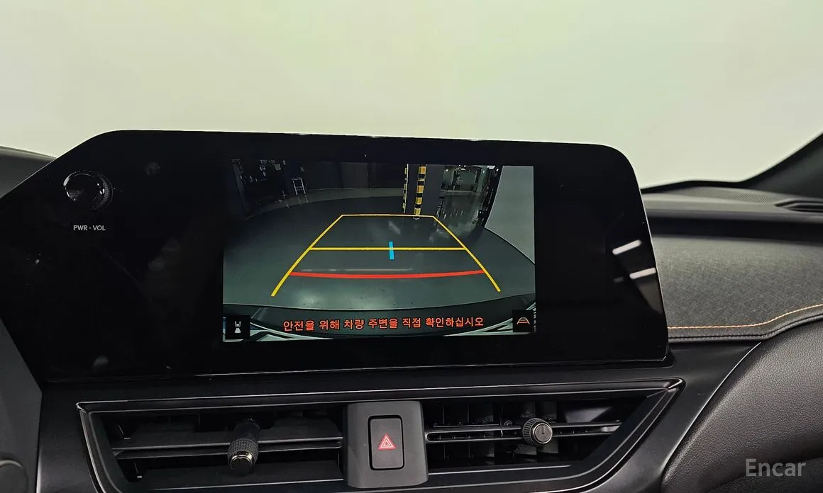 Фото 15 - Lexus UX