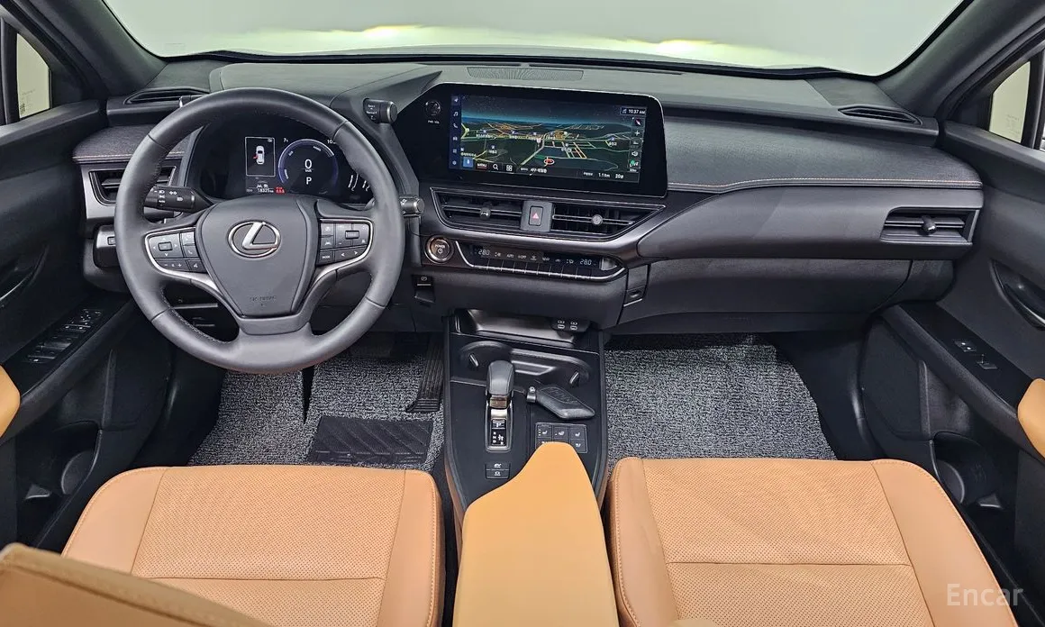 Фото 7 - Lexus UX