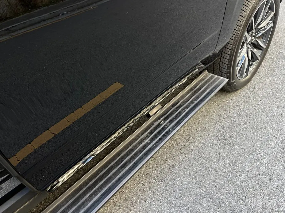 Фото 13 - Cadillac Escalade