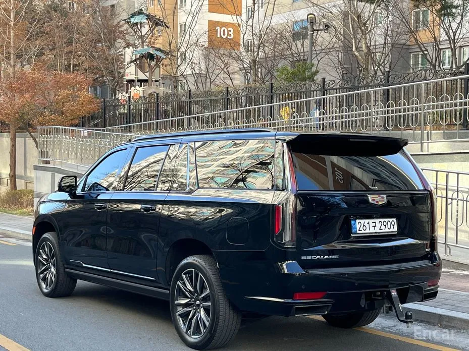 Фото 2 - Cadillac Escalade