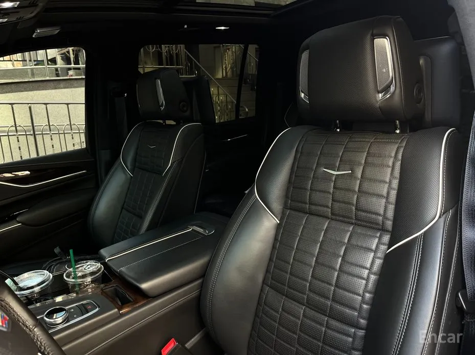 Фото 9 - Cadillac Escalade