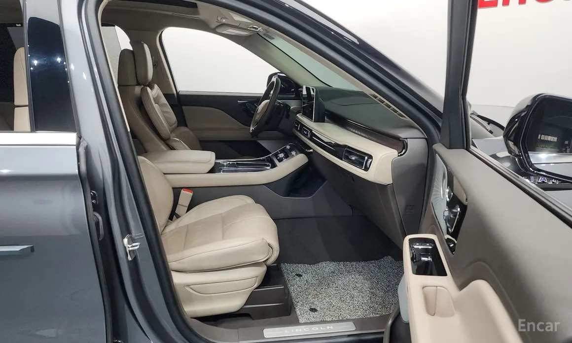 Фото 11 - Lincoln Aviator