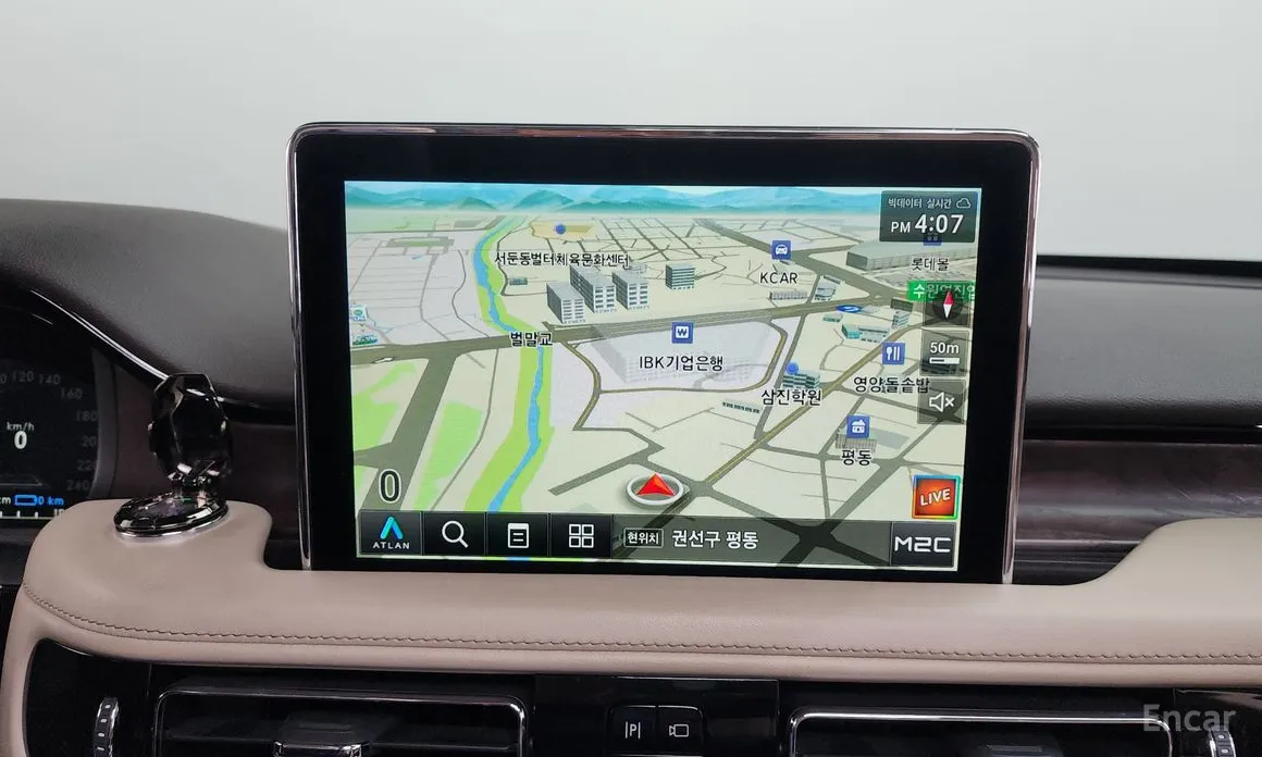 Фото 14 - Lincoln Aviator