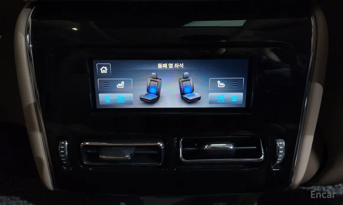 Фото 17 - Lincoln Aviator