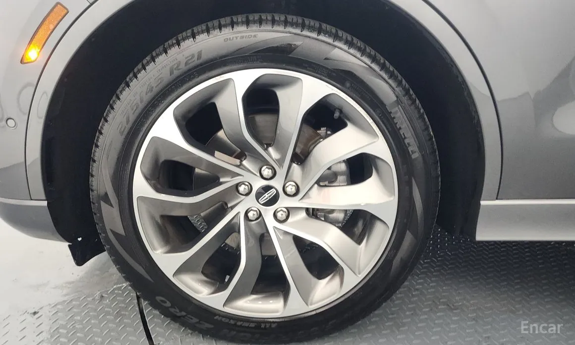 Фото 5 - Lincoln Aviator