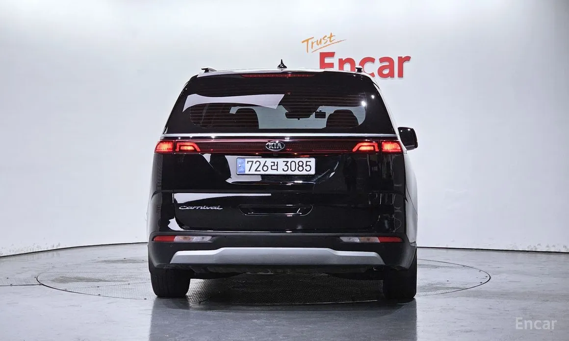 Фото 4 - Kia Carnival