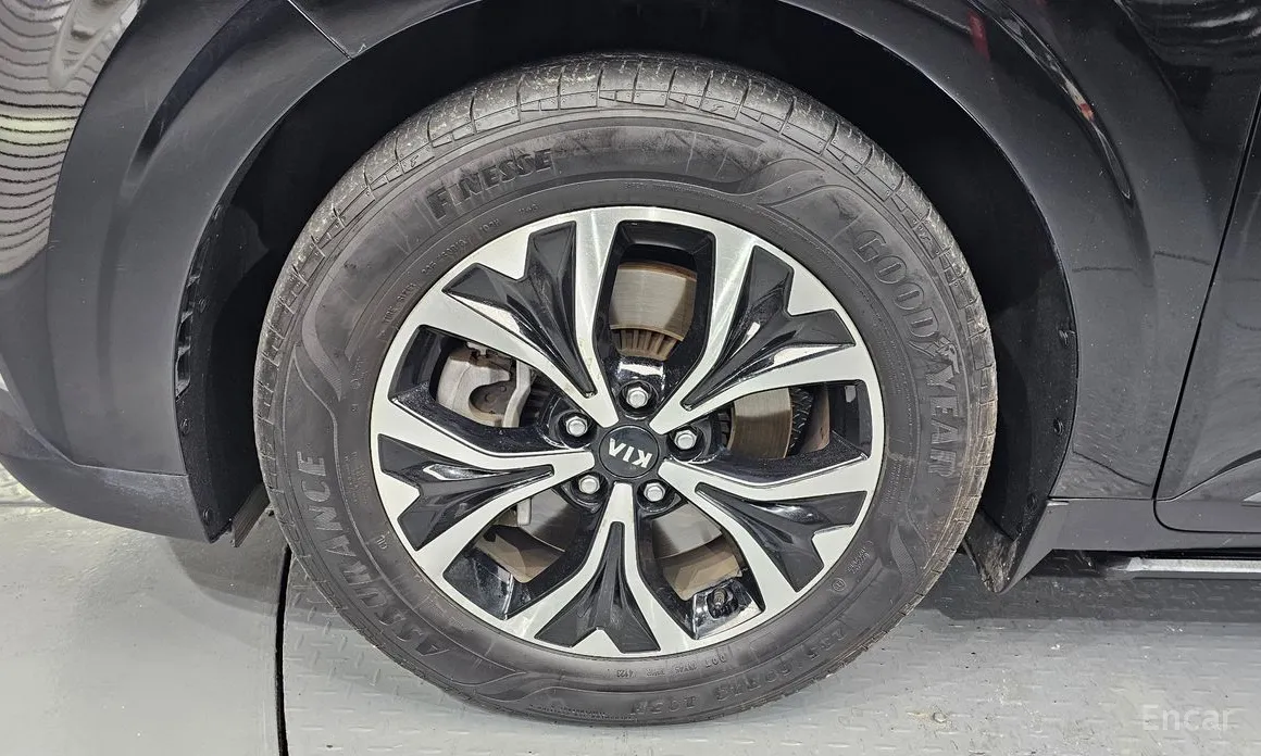 Фото 5 - Kia Carnival