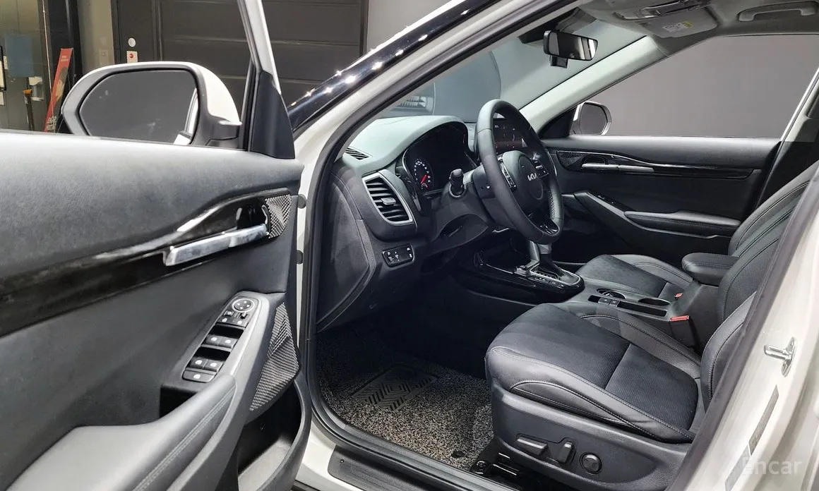 Фото 11 - Kia Seltos