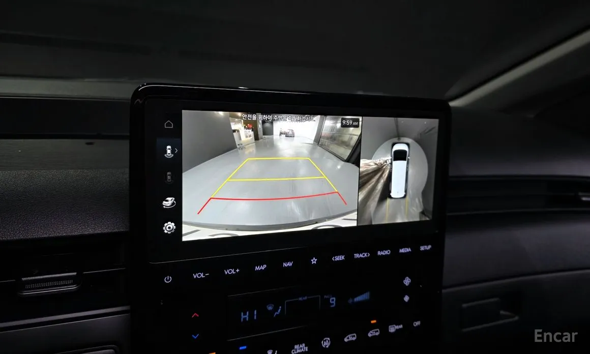 Photo 16 - Hyundai Staria