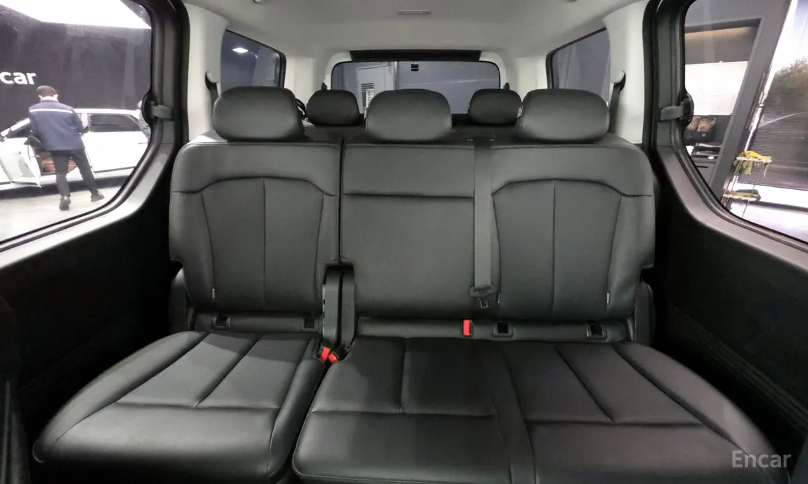 Фото 12 - Hyundai Staria