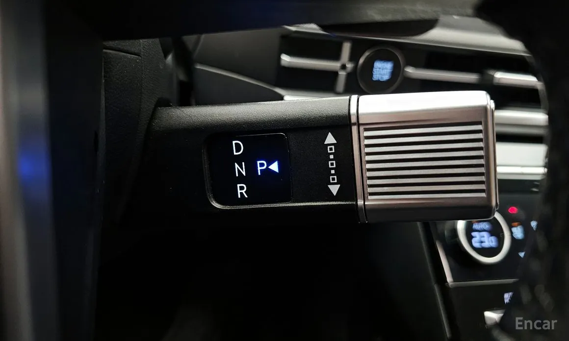 Фото 9 - Hyundai Santa Fe