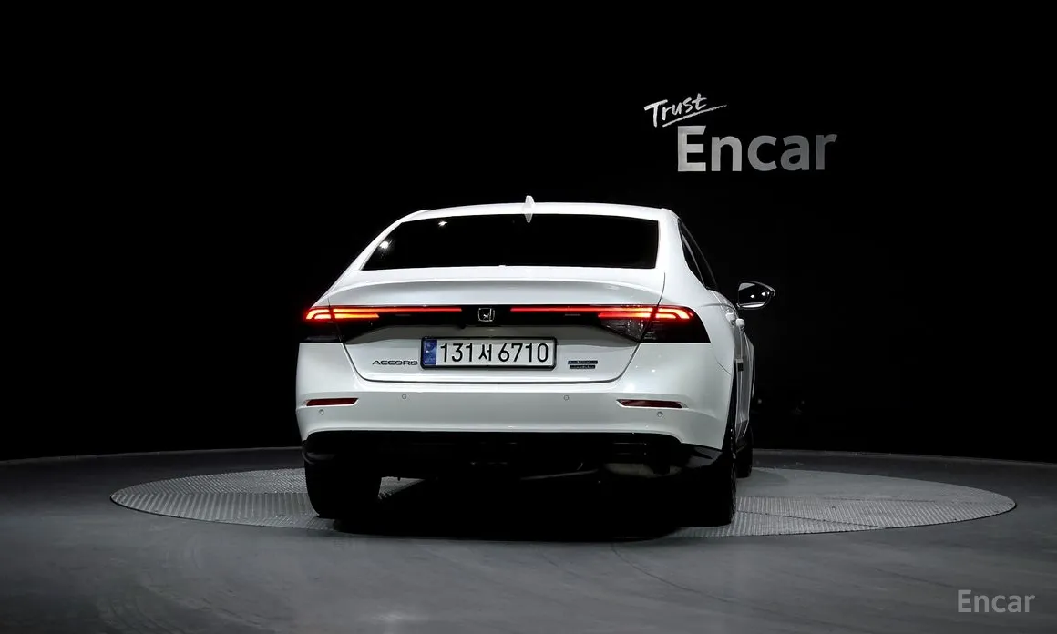 Фото 4 - Honda Accord