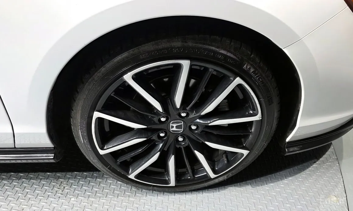 Фото 5 - Honda Accord