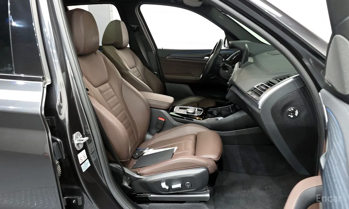 Фото 11 - BMW iX3