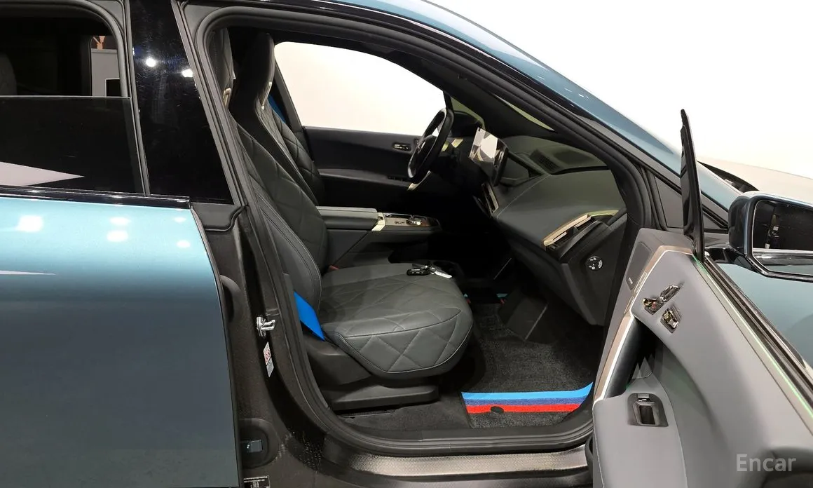 Фото 11 - BMW iX