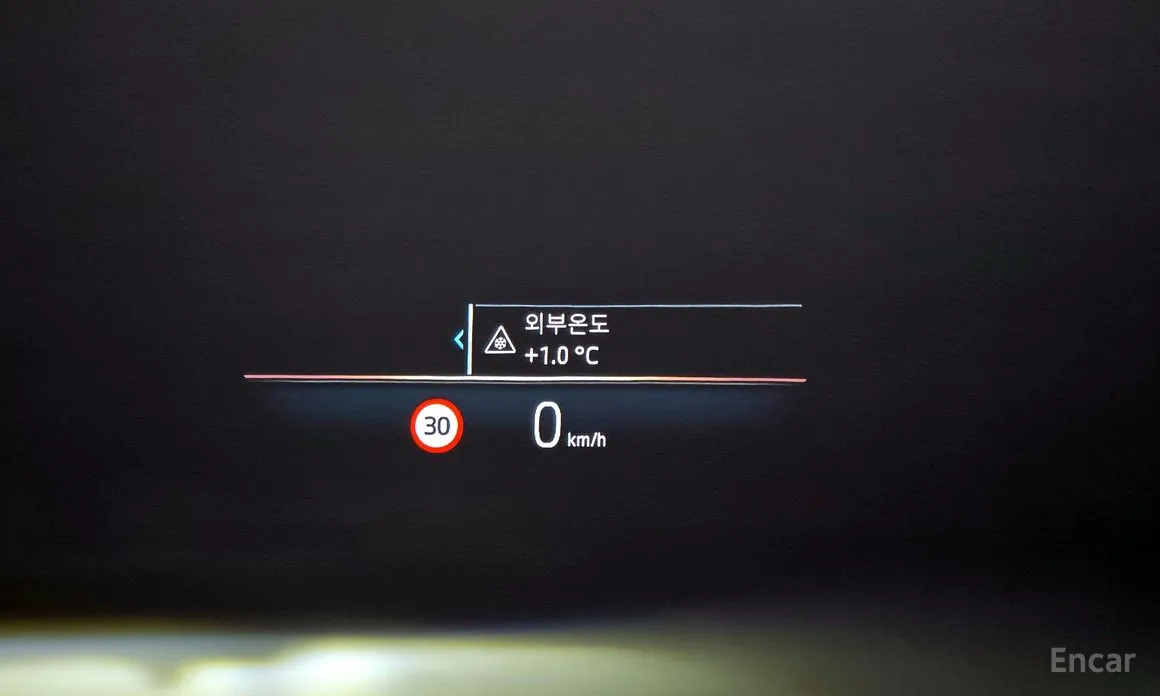 Фото 17 - BMW iX