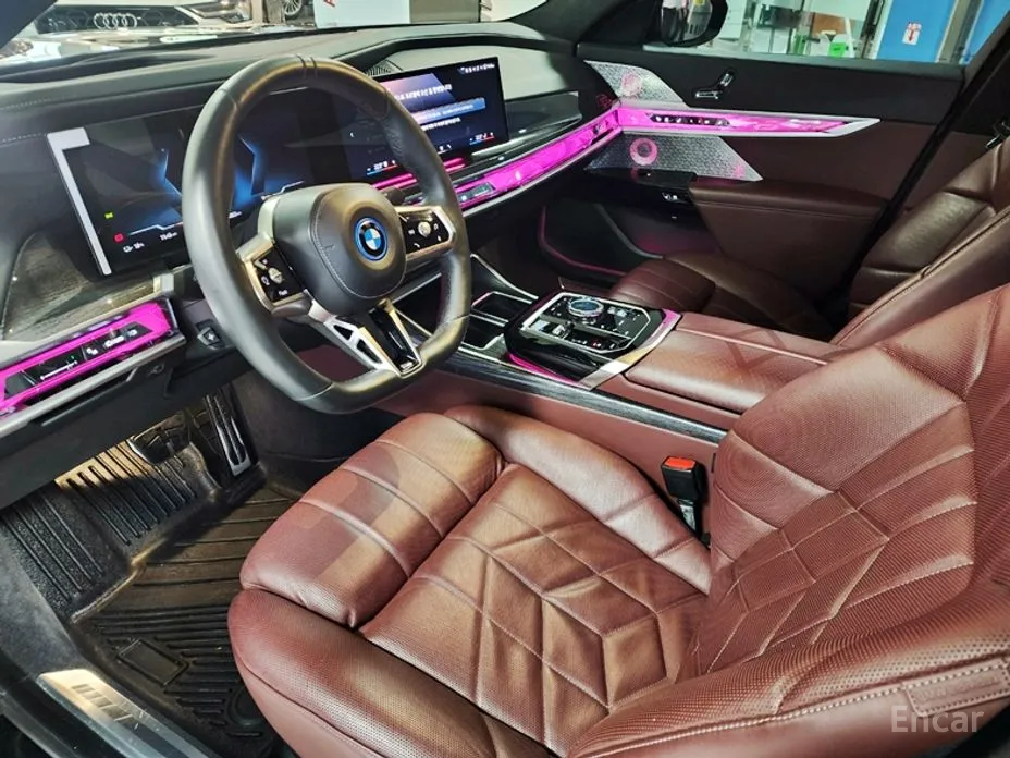 Фото 10 - BMW i7