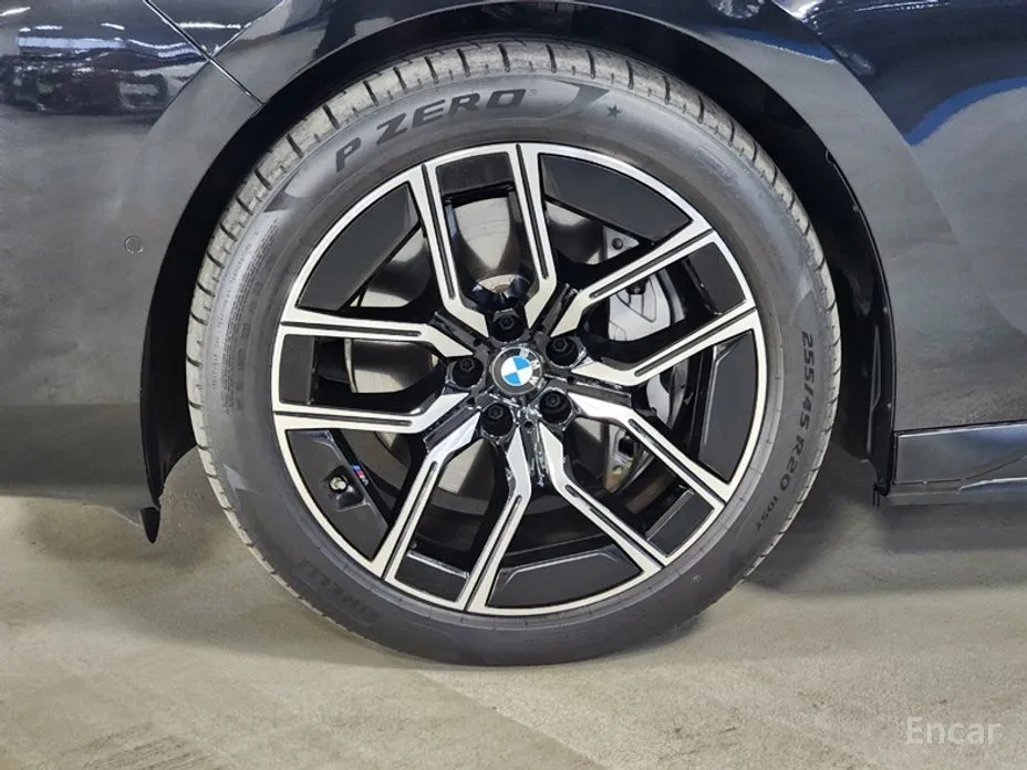 Фото 5 - BMW i7