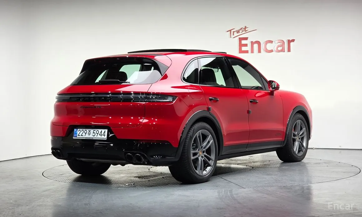 Фото 2 - Porsche Cayenne