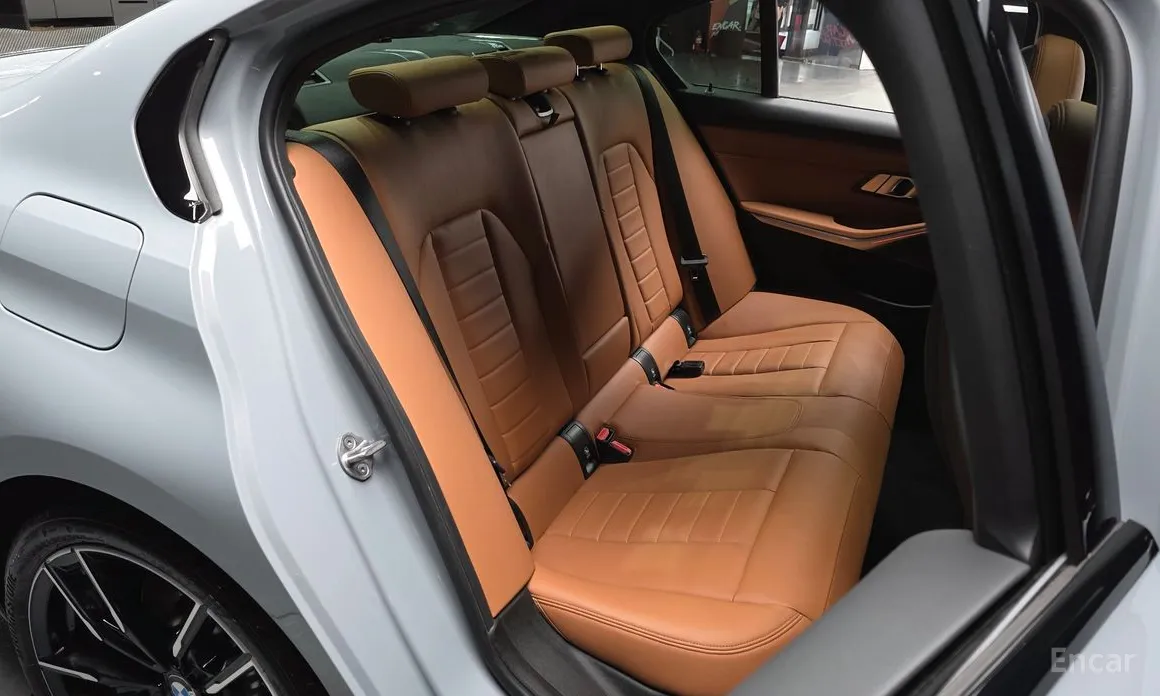 Photo 11 - BMW 3 Series