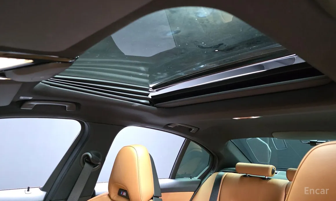 Photo 19 - BMW 3 Series