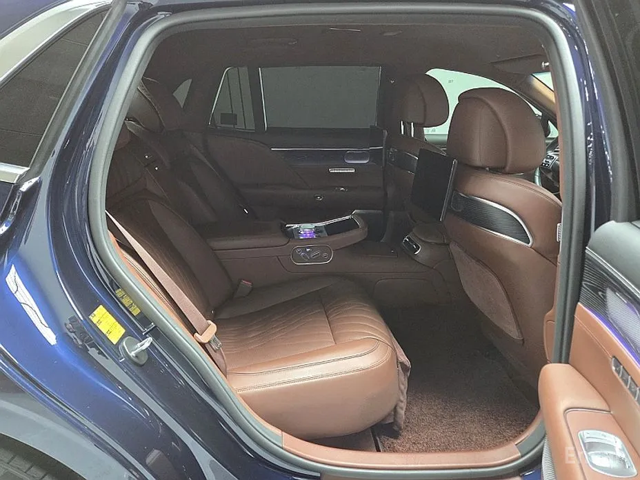 Фото 15 - Genesis G90