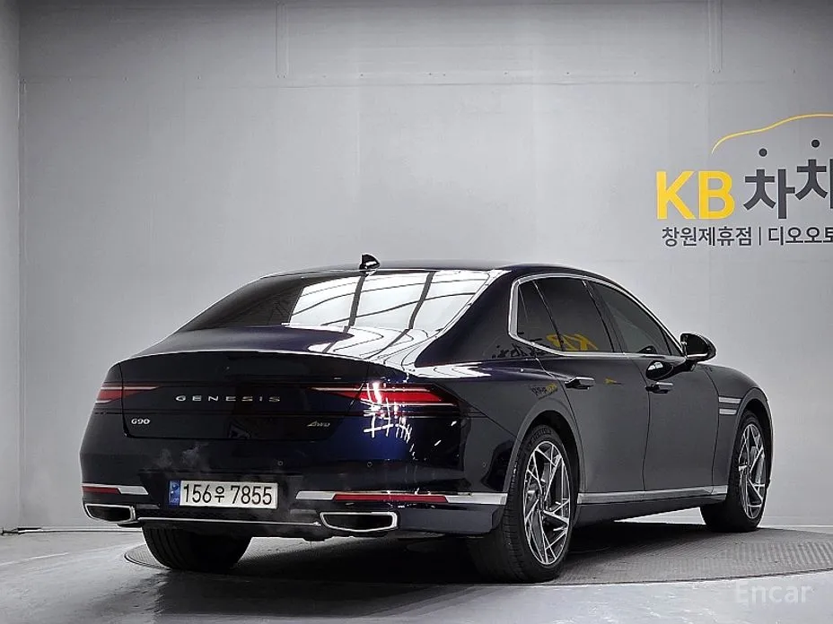 Фото 2 - Genesis G90