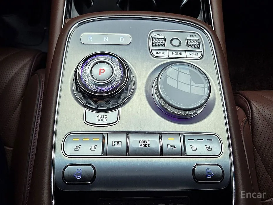 Фото 9 - Genesis G90