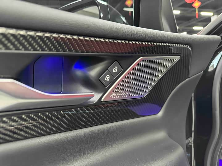 Фото 11 - Jaguar XE L