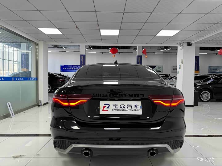 Фото 15 - Jaguar XE L