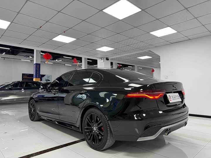 Фото 16 - Jaguar XE L