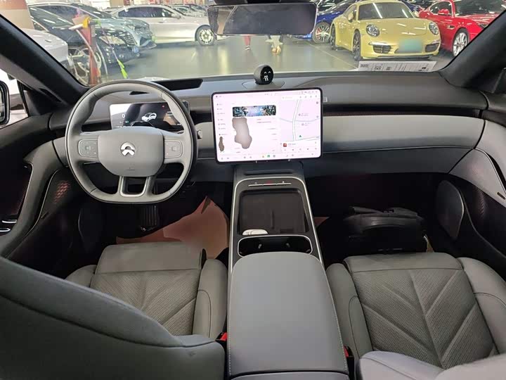 Фото 10 - Nio ET5