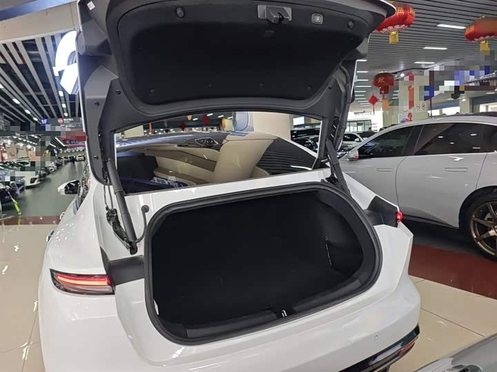 Фото 19 - Nio ET5