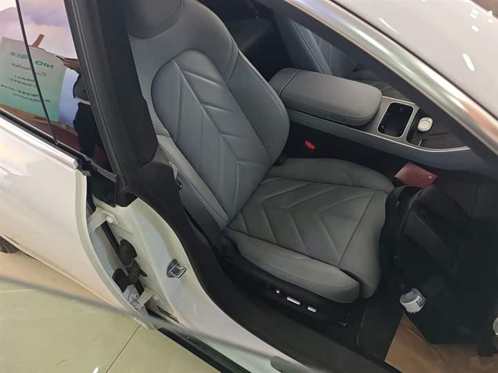 Фото 25 - Nio ET5