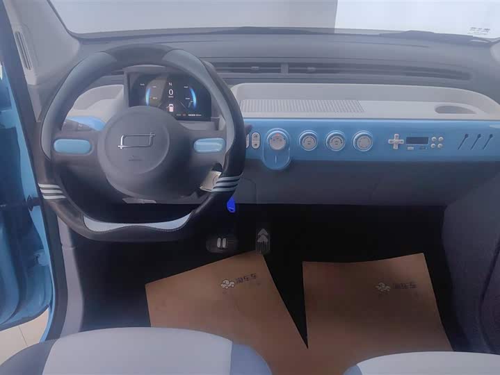 Фото 12 - Bestune Pony